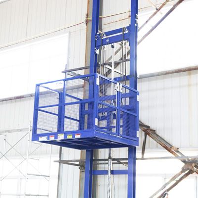 Durable and robust goods lift interior